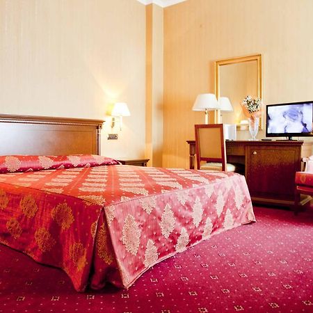 Hotel Jolly กาสโตรวิลลารี ห้อง รูปภาพ
